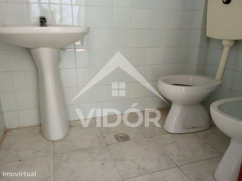 Loja com 31m2 no Mercado Municipal da Baixa da Banheira - Grande imagem: 4/6