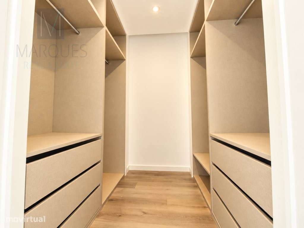 Moradia V4 com Garagem, Logradouro e Jardim em Vale de Milhaços - C...-16