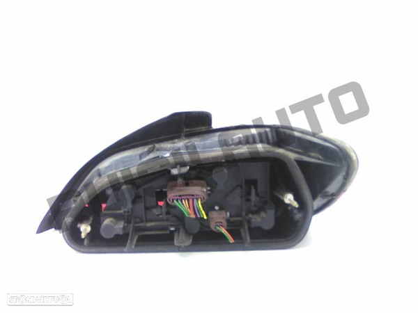 Farolim Trás Painel Esquerdo 2255g Peugeot 406 2.0 Hdi 110 - 2