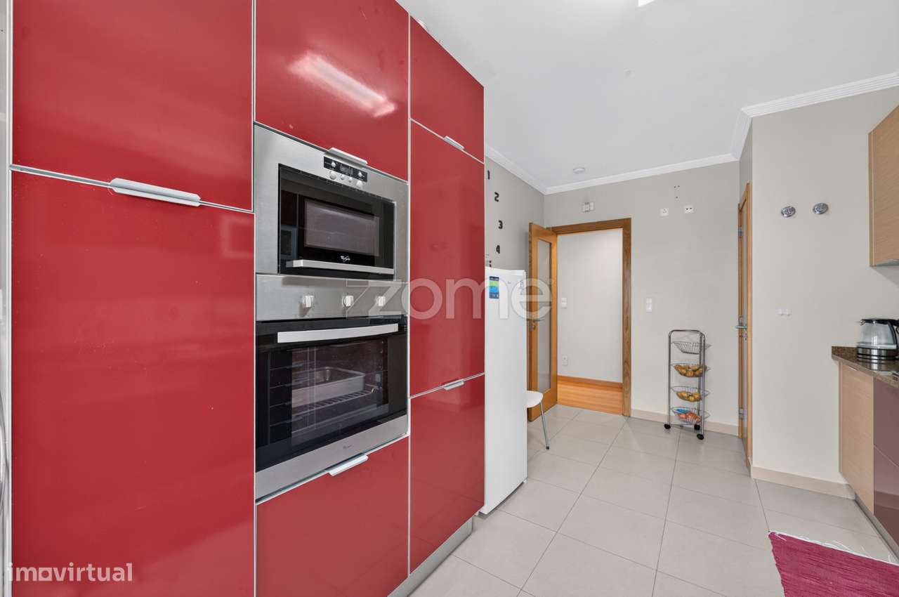 Apartamento T3 na Urbanização do Jardim da Amoreira - Ramada-12