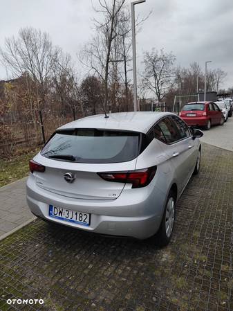 Opel Astra V 1.6 CDTI Essentia - 4