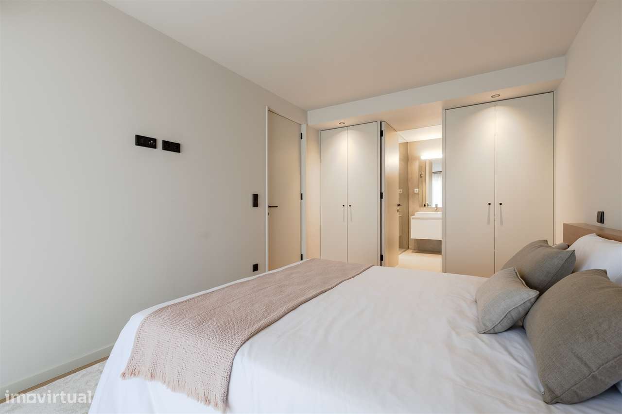 T2 Av República Gaia | T2 Santa Marinha Afurada | T2 Novo LYNQ-12