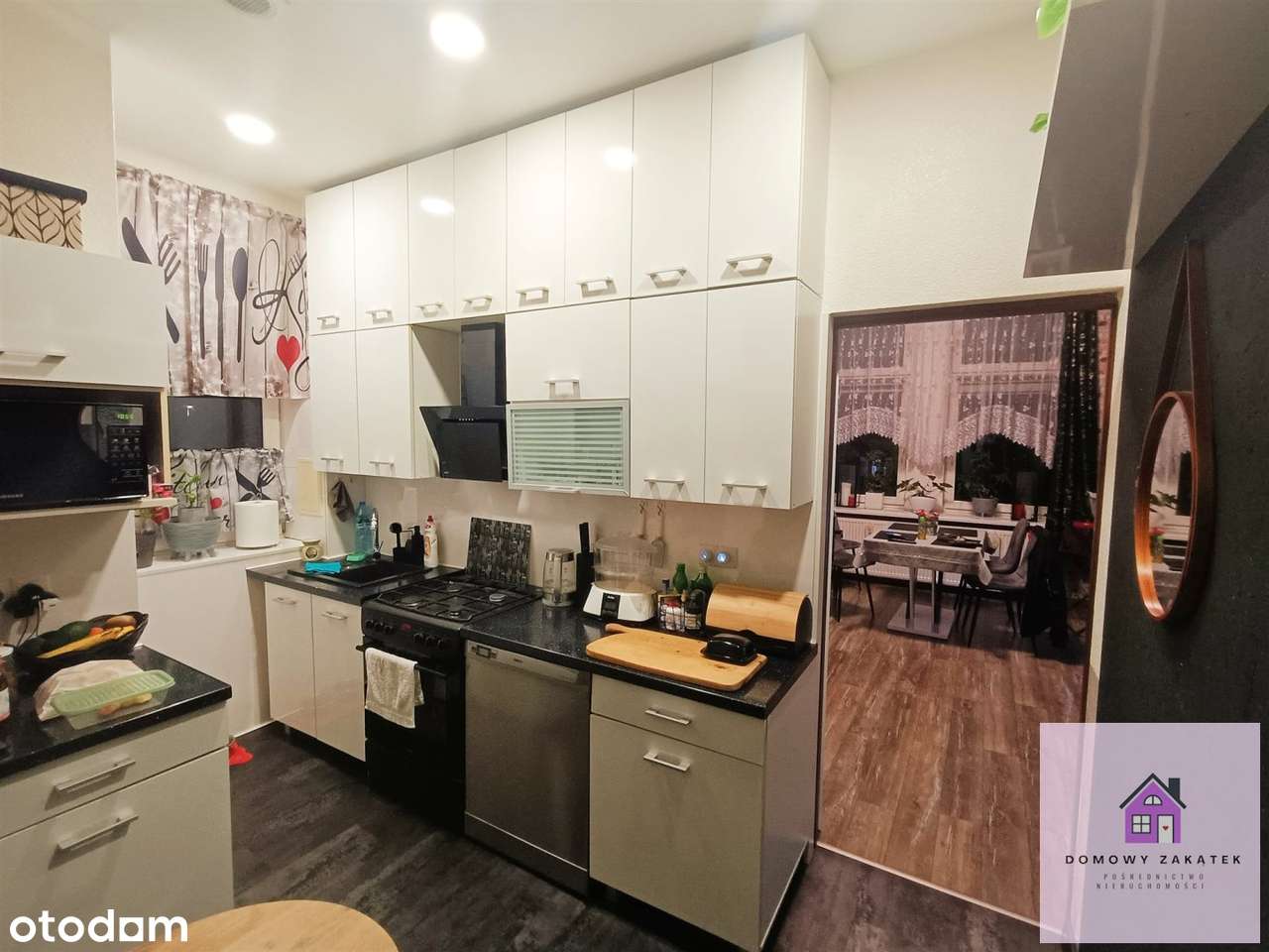 Gustowne mieszkanie w ścisłym centrum!-11