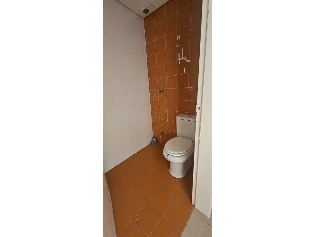 Loja a somente 50 da praia - Grande imagem: 5/14