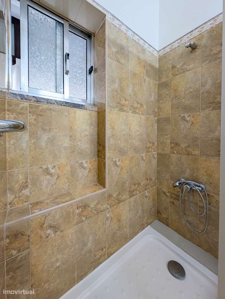Apartamento T1 no Barreiro com boa localização-13
