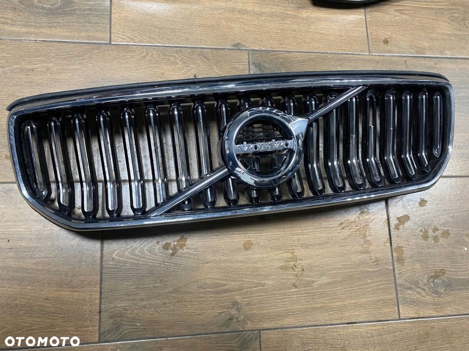 VOLVO XC40 18- ATRAPA GRILL INSCRIPTION ORG - 1