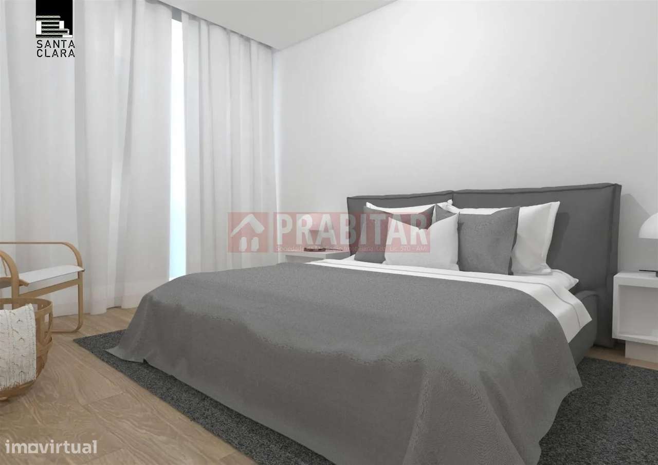 Em Santa Clara, T1 em Condomínio Fechado com Piscina e Jardim-16