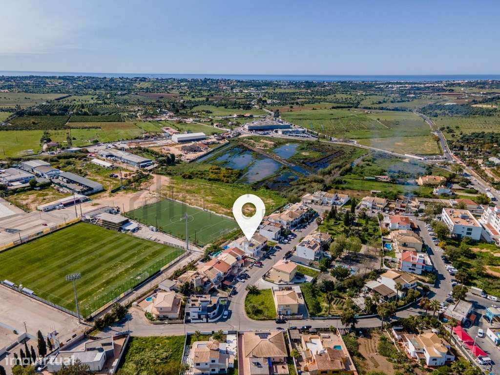 Moradia T3 com piscina e garagem em Lagoa-49