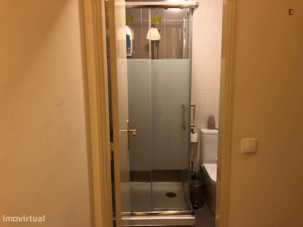 Apartamento com 1 quartos - localizado em São Bento Lisbon - Grande imagem: 4/5