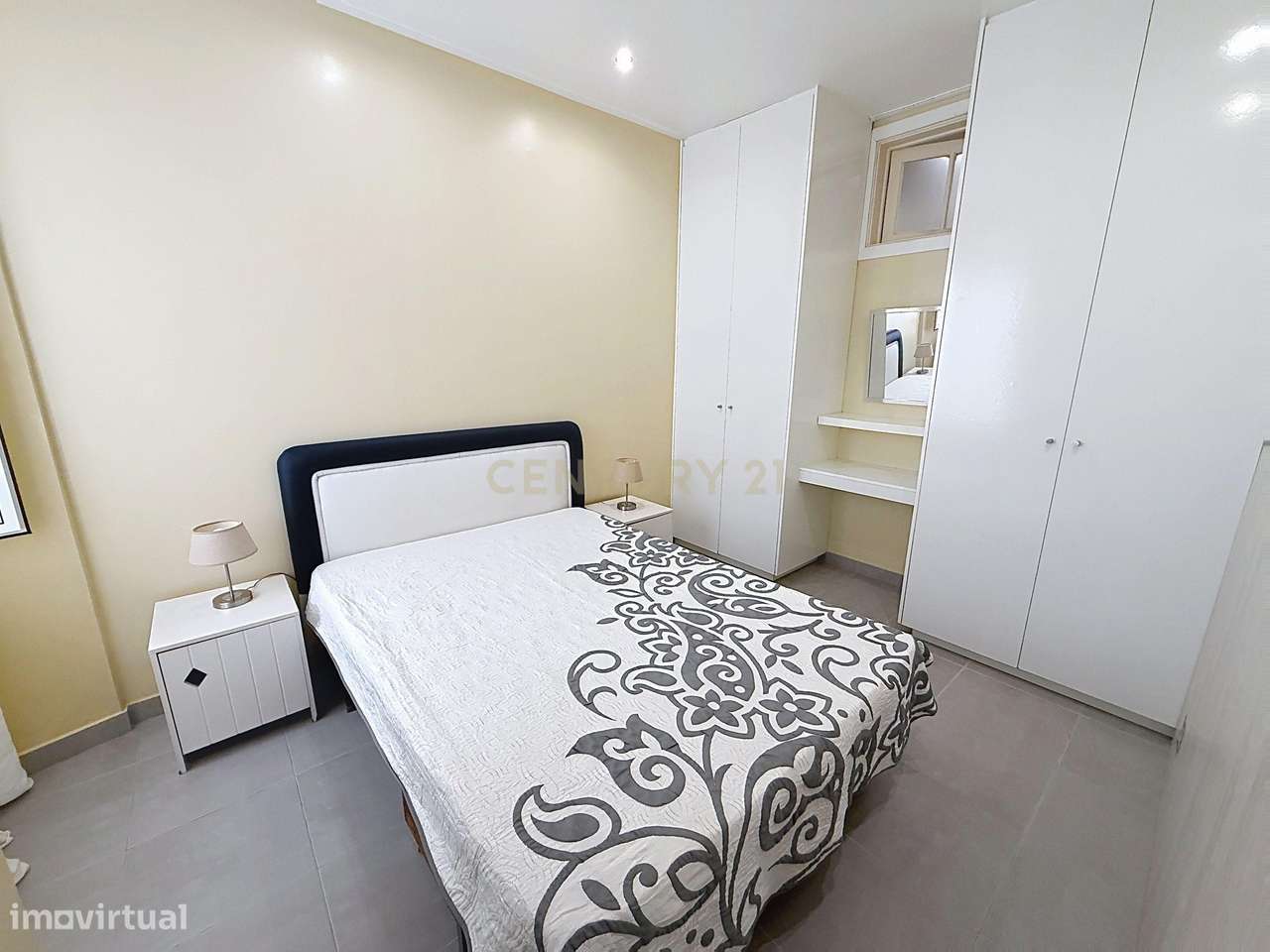 Apartamento T1 no Centro Histórico da Nazaré, a 150 Metros da Praia-7