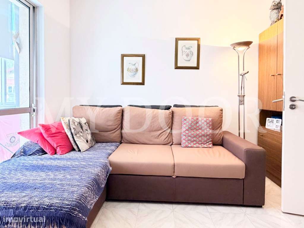 Apartamento T1 em Moscavide - 1º andar c/ Pequeno Espaço Exterior-7
