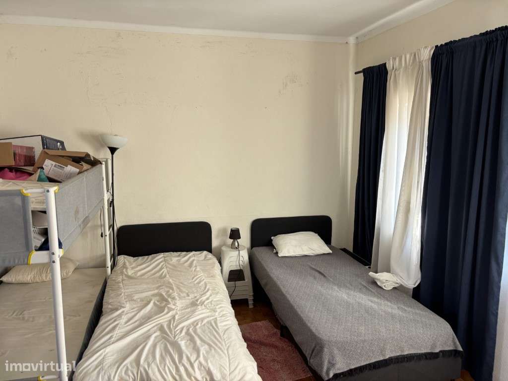 Vendese Quinta com Casa T4, Adega, Lagar e Terreno com Árvores de F...-18