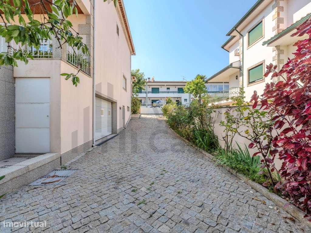 Vende-se Moradia Individual - Braga - Frossos-48