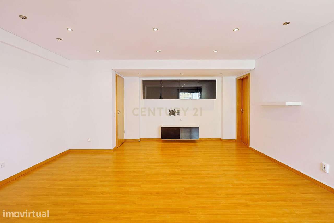 Apartamento T3 c/ Garagem, Arrecadação e Ginásio em Almada - Grande imagem: 5/37