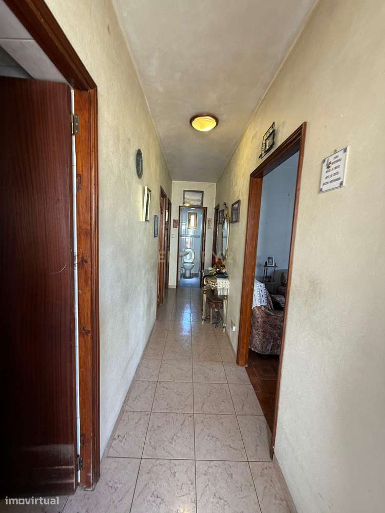Moradia BI-FAMILIAR perto do IPB e do Centro de Bragança, no Bairro da-23