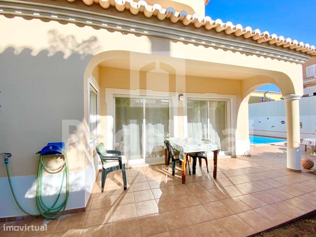 Moradia com Piscina perto da praia-15