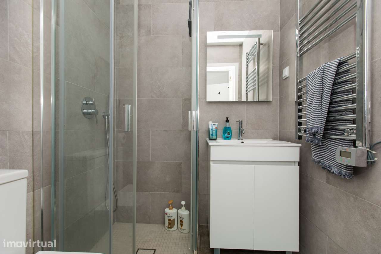 Moradia isolada terreno de 811m2 piscina jardim Sesimbra-32