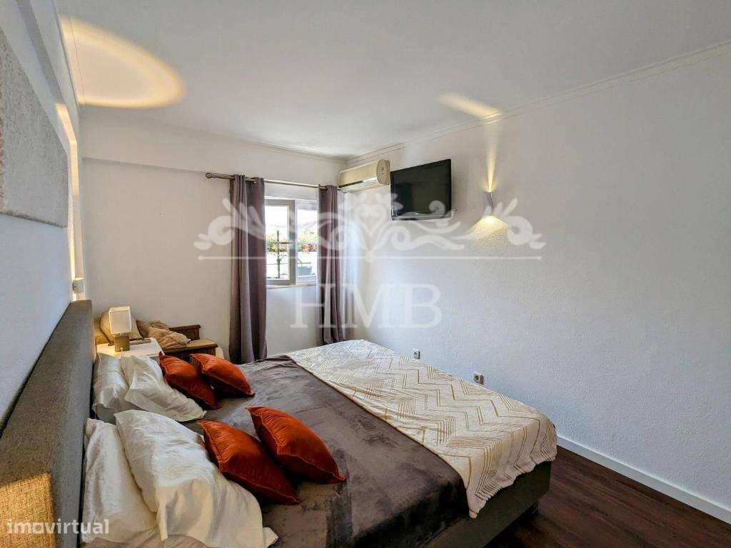 Apartamento T1+1 em Alvor, piscina e garagem-40