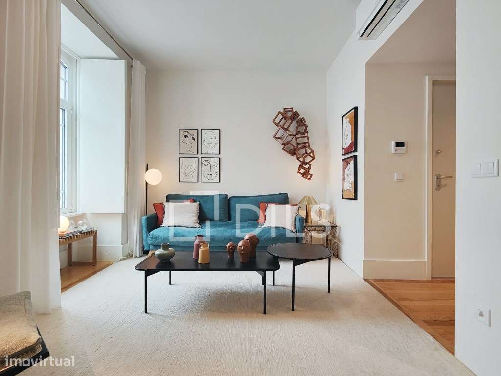 Apartamento T2, com estacionamento, junto à Avenida da Liberdade - Grande imagem: 2/29