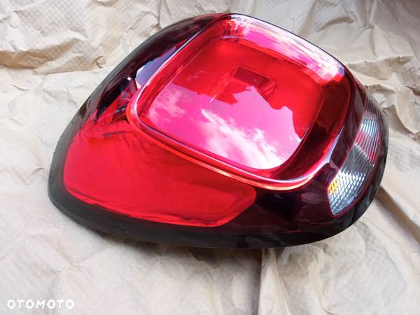 CITROEN C1 II LAMPA LEWA TYL 81339002 2014-2021 - 2