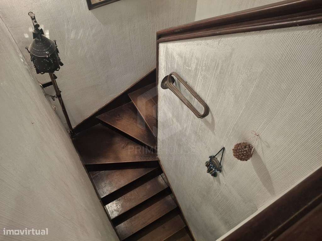 Moradia de Tradicional com Piscina em Lote de 2135 m² - Cotovia-34