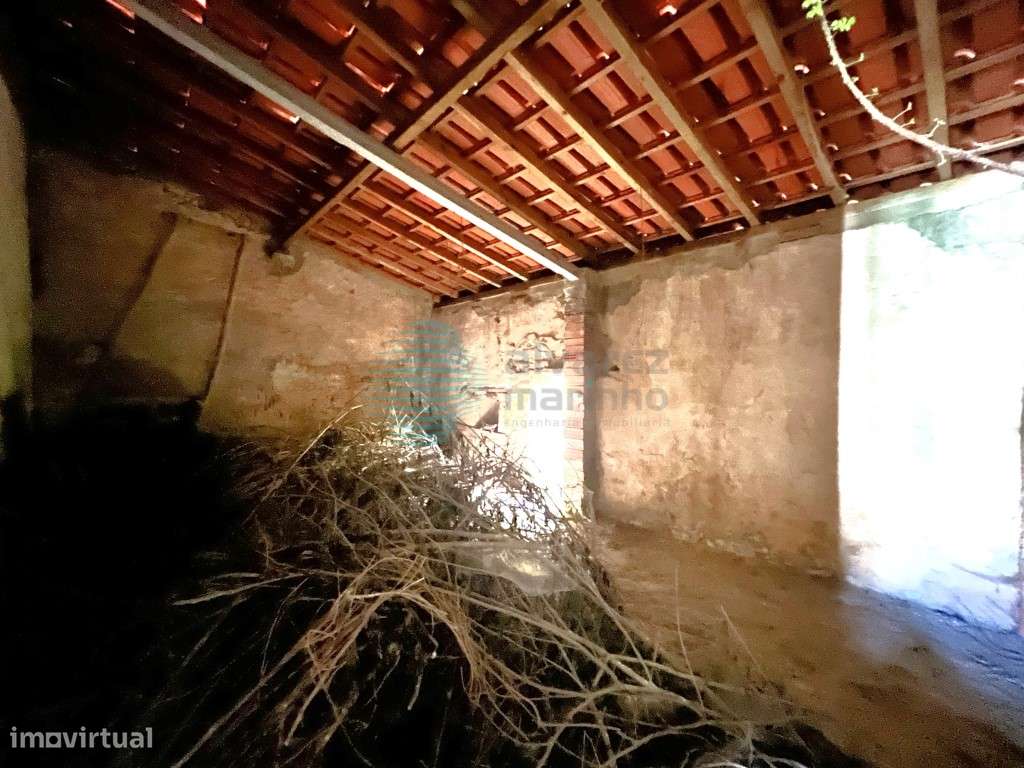 Adega localizada em Sobral do Parelhão, perto do Carvalhal - Grande imagem: 5/9