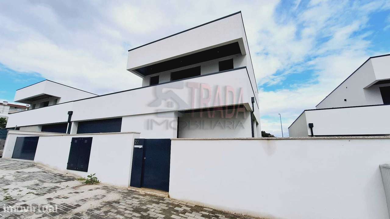 Moradia individual T3 Centro Vila Verde - Grande imagem: 4/12