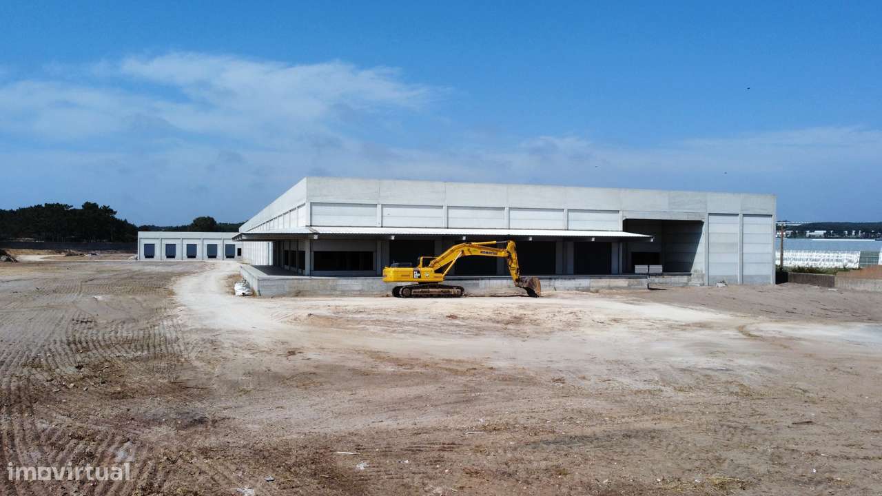 Armazém sito em Brejenjas - Torres Vedras - Grande imagem: 2/30