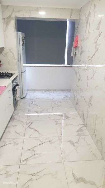 T1 Lindo e equipado em zona nobre de Benfica. A nao perder - Grande imagem: 4/12