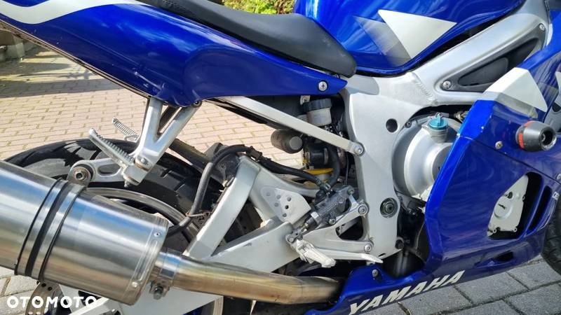 Yamaha R6 - 11