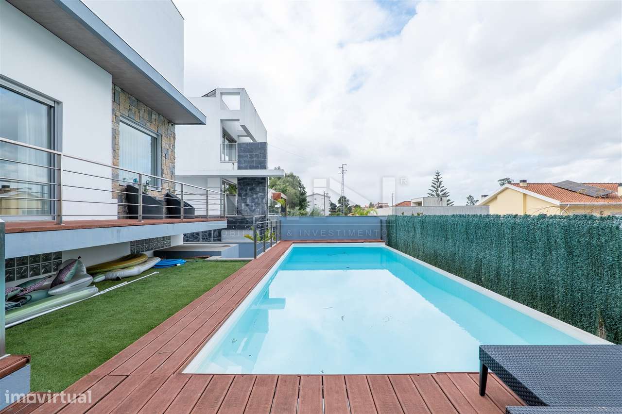 Moradia T3+1 - Exclusividade, Design e Conforto Superior-49