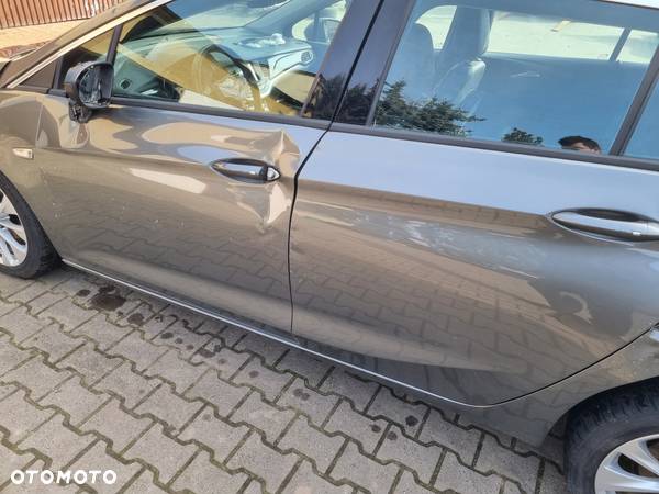 Opel Astra V 1.4 T GPF Dynamic S&S - 22
