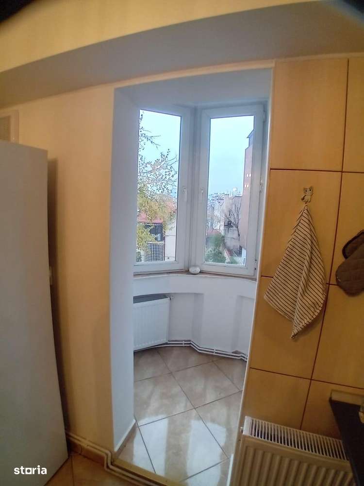 Oportunitate! Garsoniera cu centrala termica proprie in bloc monolit-3