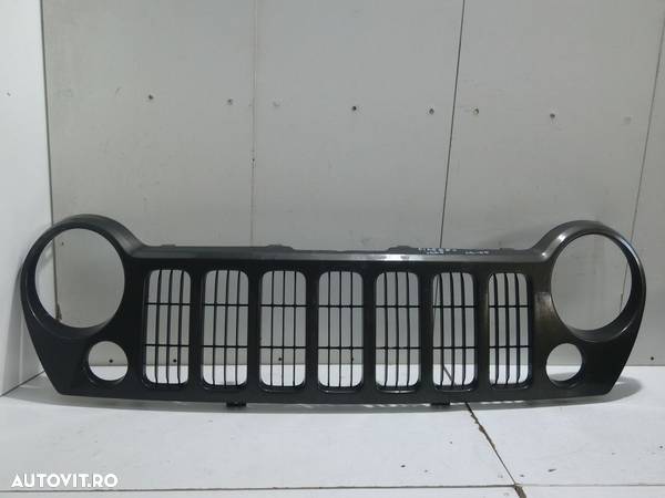 Grila radiator Jeep Grand CHerokee an 2002-2005 - 1