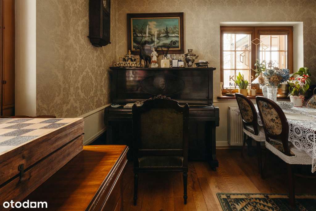 Urokliwy dom w stylu dworkowym 136m² działka 2,4h-17