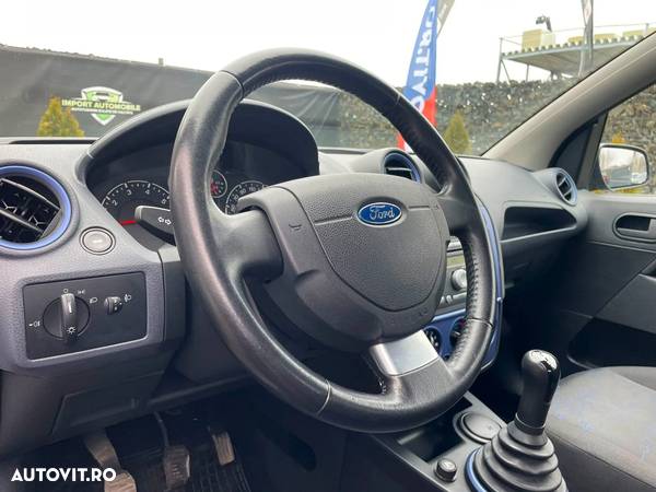Ford Fiesta 1.3i Ambiente - 18