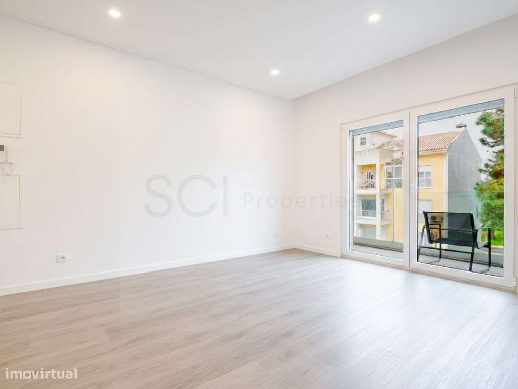 Apartamento T2 Garagem e Arrecadação Sobreda-9