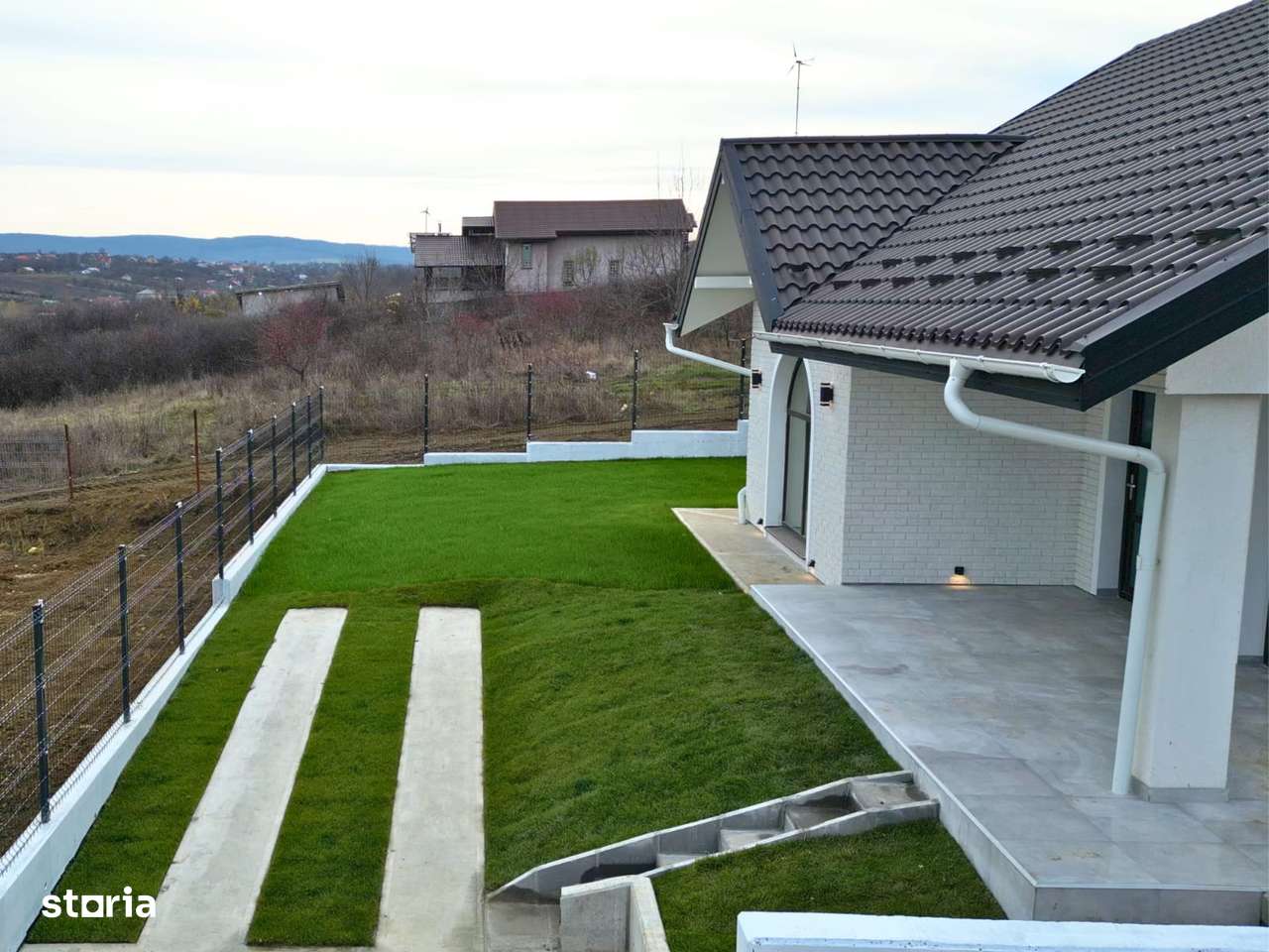 LOCUINTE INDIVIDUALE( parter + mansarda) LUNCA CETATUII (zona Chihan) - Imagine principală: 5/20