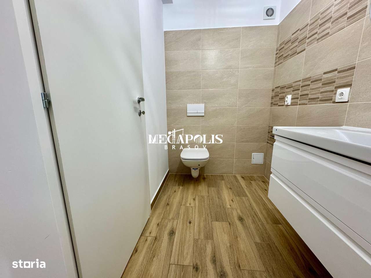 Garsonieră de Vânzare | Parcare | 42 mp | Tractorul-1