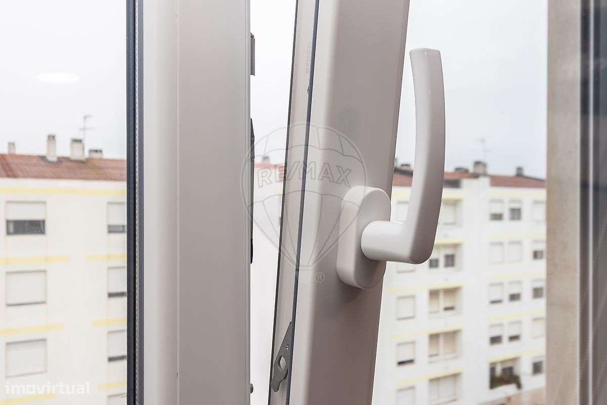 Apartamento T3 no Montijo, com parqueamento e arrecadação-12