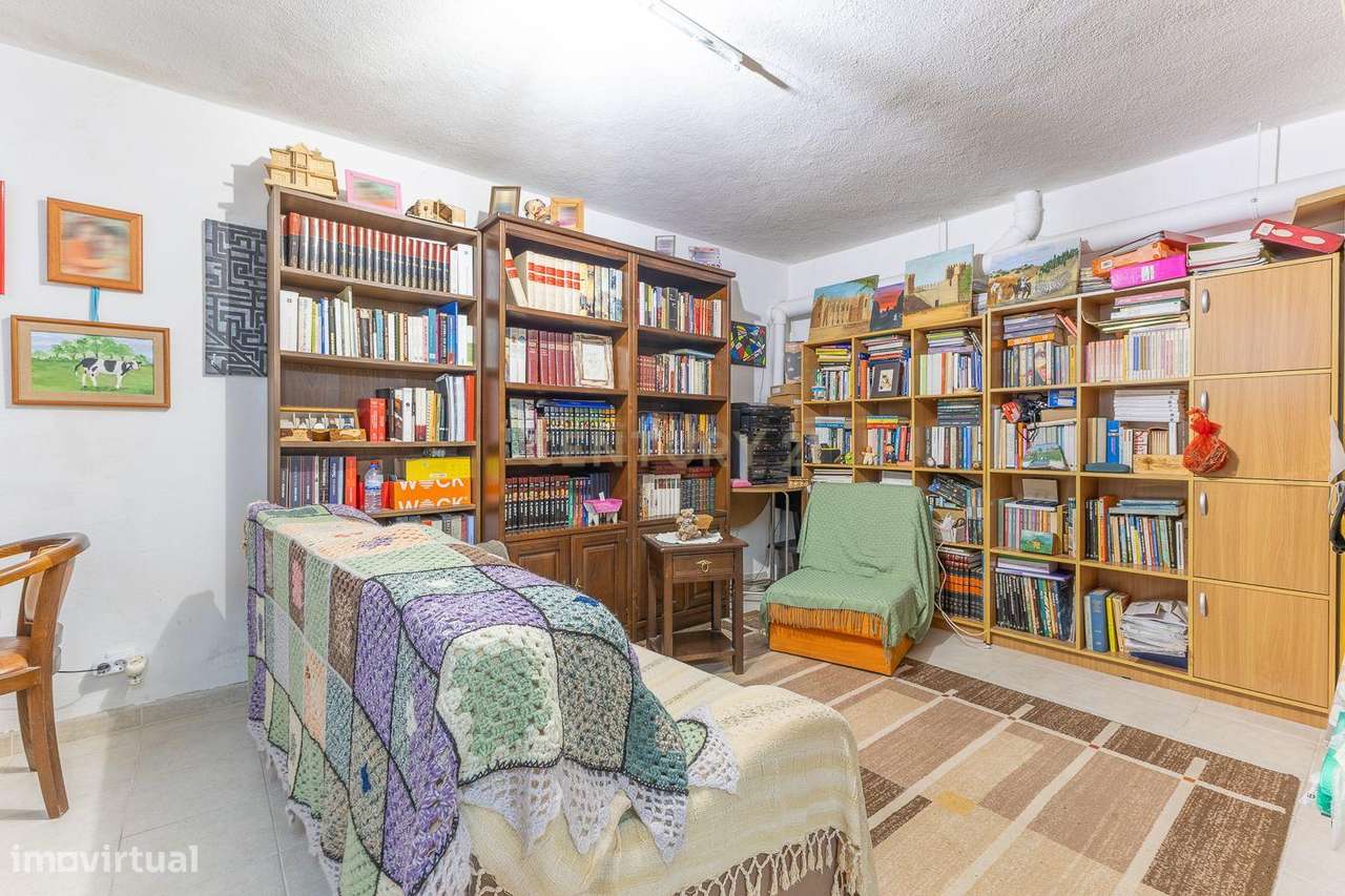 Moradia em Banda T4 | 3 Pisos | Aldeia de Paio Pires 490.000 € | 249 m-31