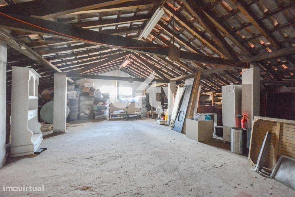 INVESTIMENTO - PRÉDIO EM ODIVELAS - VALE GRANDE - PONTINHA-16