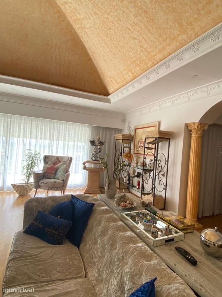 Magnífica Quinta V8 com piscina e deslumbrante vista mar. Localizada-18