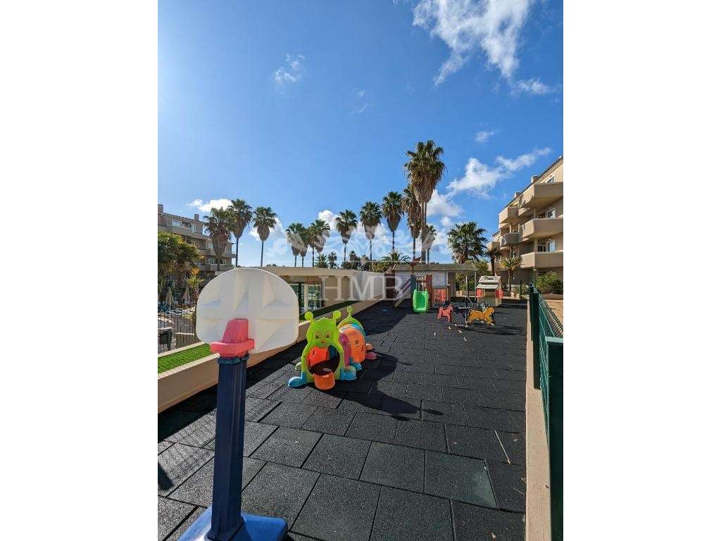 Apartamento T1+1 em Alvor, piscina e garagem-25