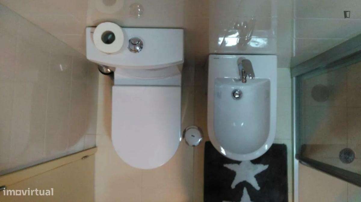 Quarto - localizado em Baixa Coimbra - Grande imagem: 4/12