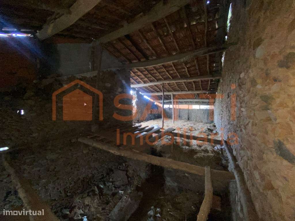 Palheiro em Pedra com 240m² de Terreno em Vinhas-Macedo de Cavaleiros-9