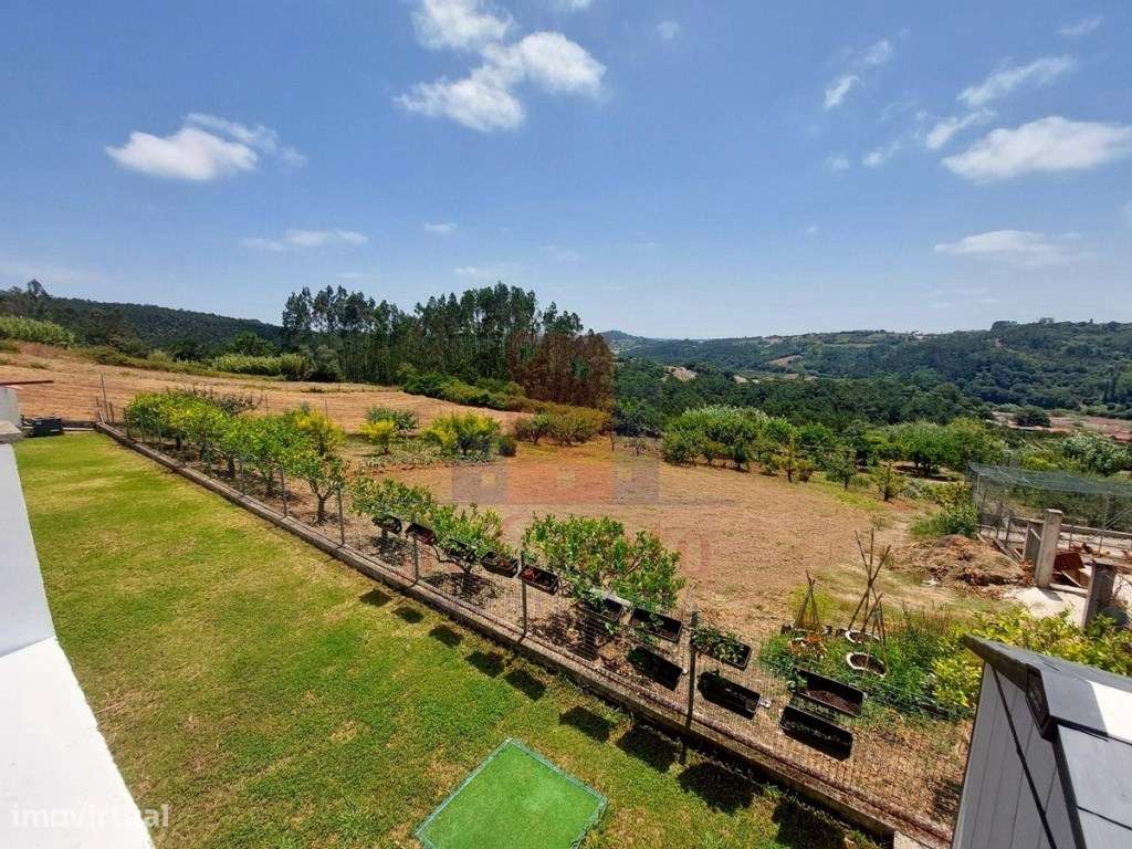 Moradia T5 | Piscina | Terreno | Vistas panorâmicas-52