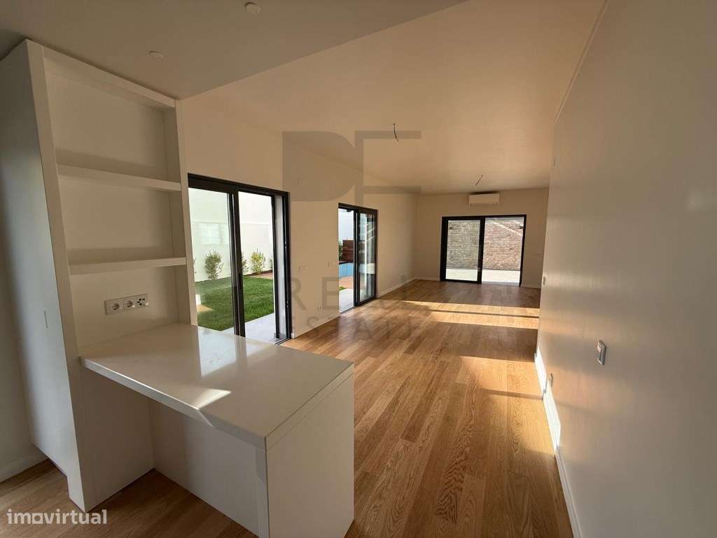 Moradia Independente T4 - Bicesse-10