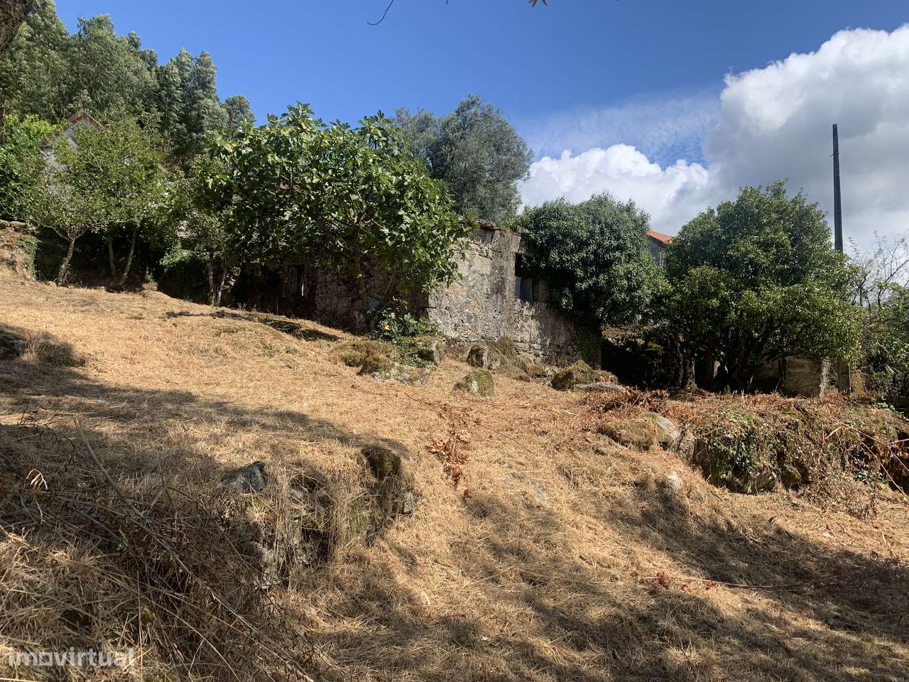 Terreno de 700m2 c/ Ruina-23