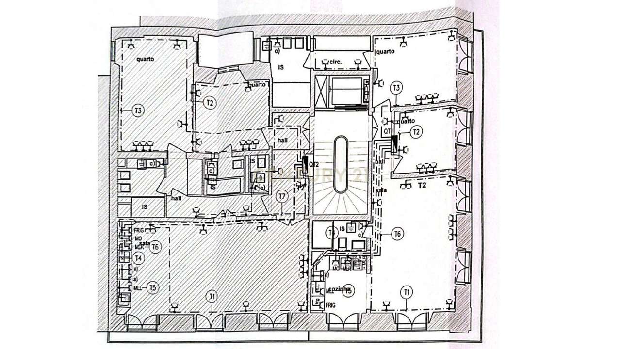 Apartamento T2 de Luxo com Varanda a Sul, Vista Rio e Prédio Totalment-24